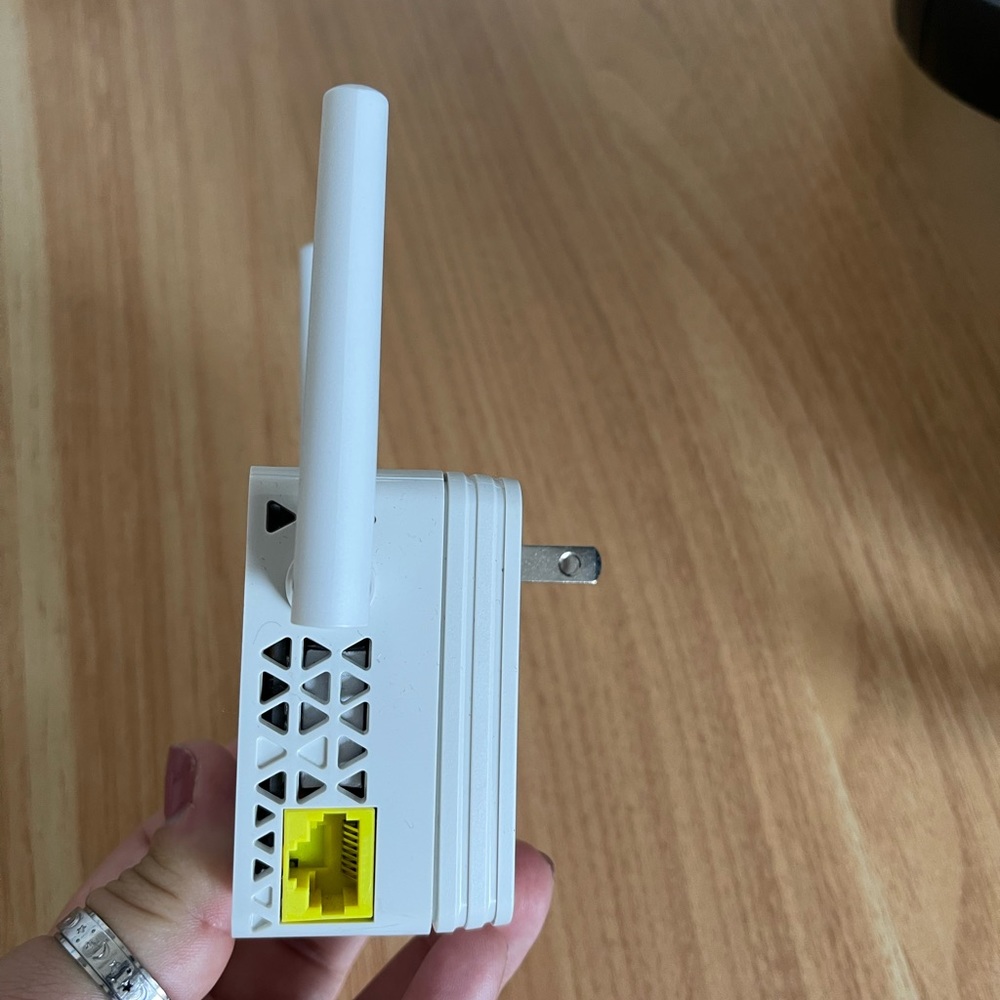NETGEAR wifi extender - Picture 4 of 5